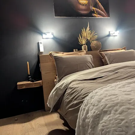A Sulana D'hotes Bed & Breakfast 4*